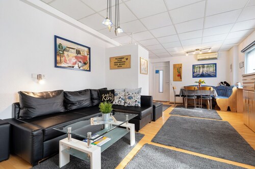 Apartment 'Ferienwohnung, 50qm, Terrasse' with Shared Terrace, Shared Garden and Wi-Fi