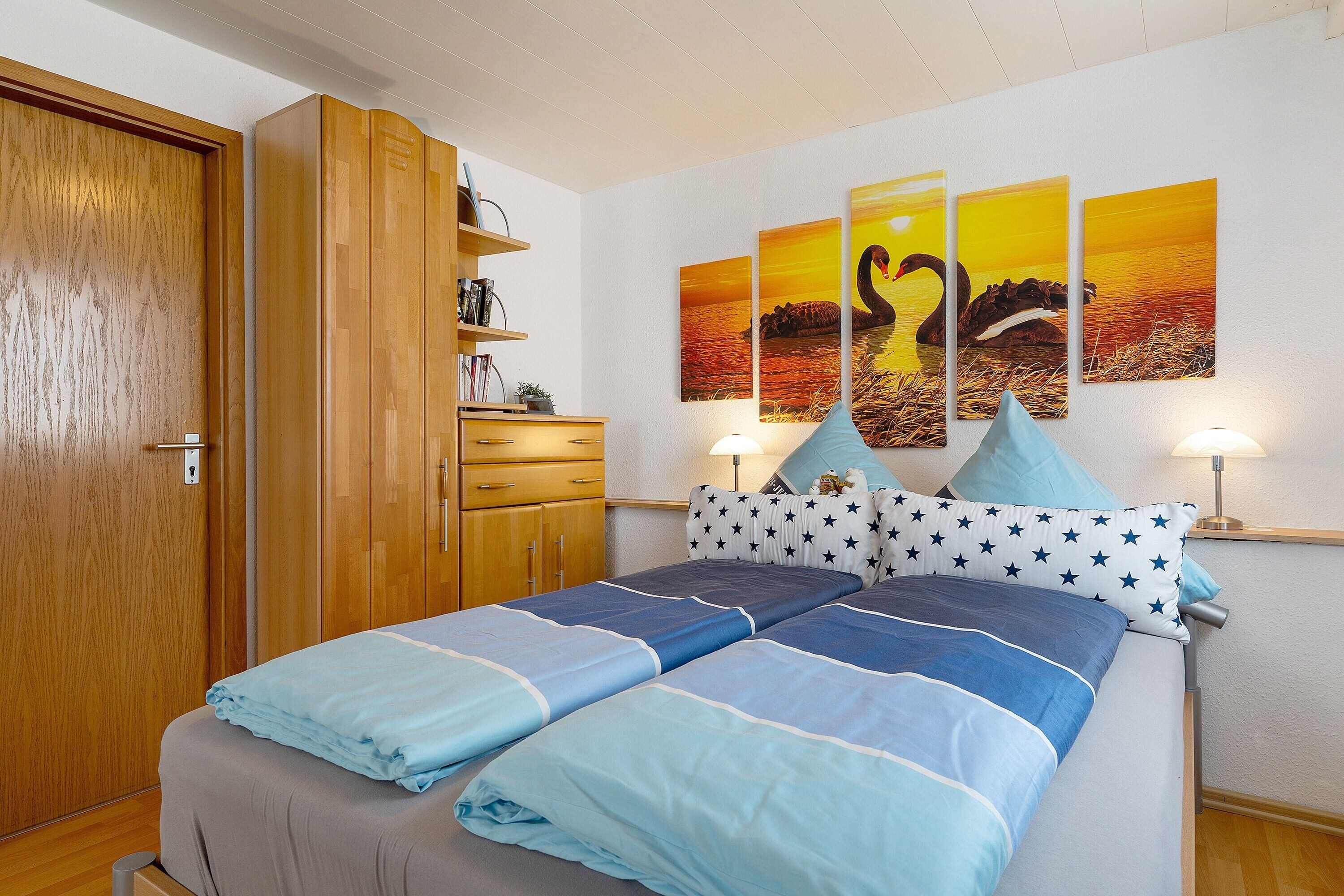 1 slaapkamer, een strijkplank/strijkijzer, gratis wifi, beddengoed