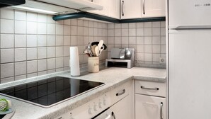 茶具/咖啡用具、冰箱、微波炉、烤箱