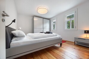 3 slaapkamers, een bureau, gratis wifi, beddengoed