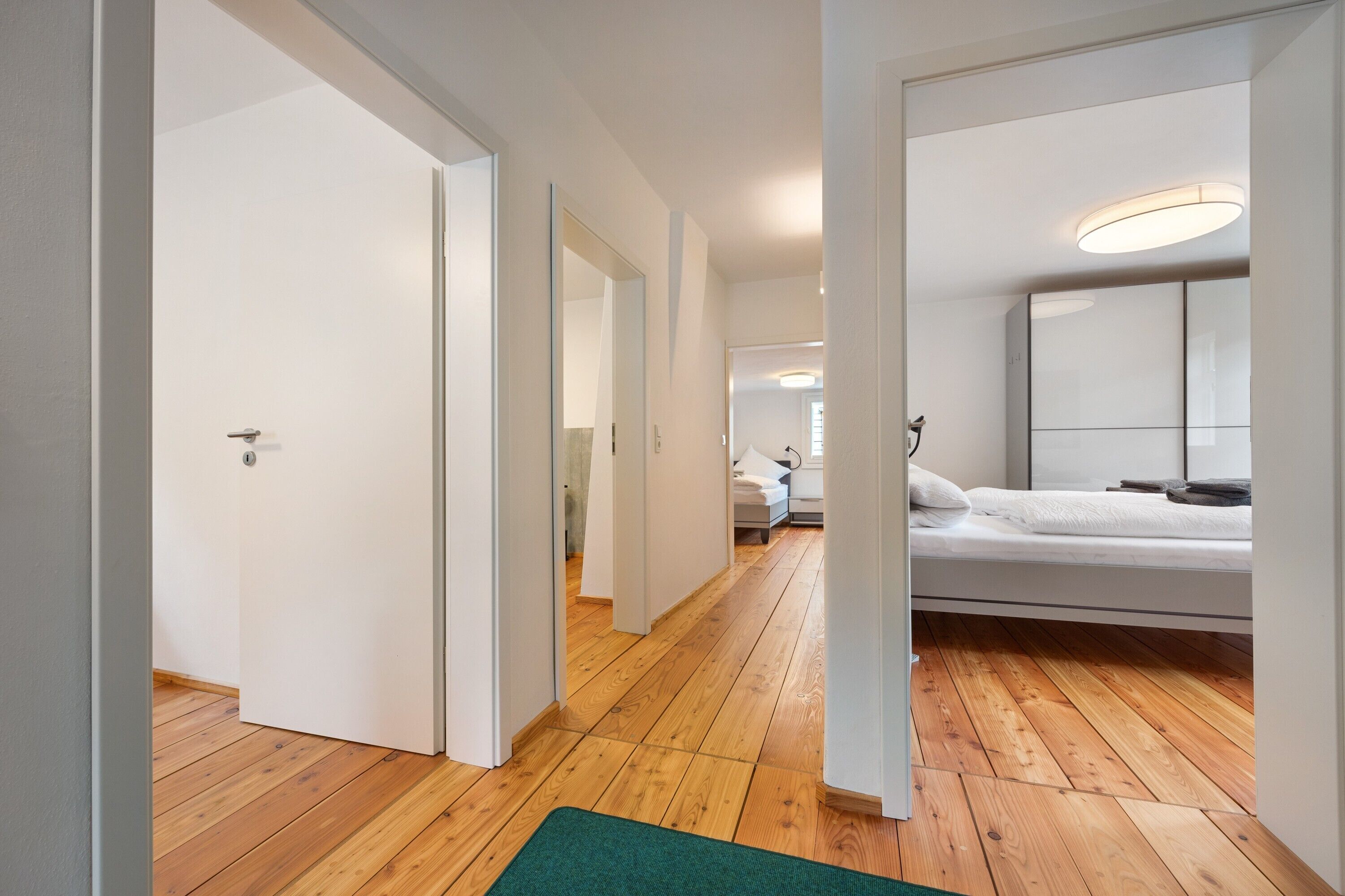 3 chambres, bureau, Wi-Fi gratuit, draps fournis