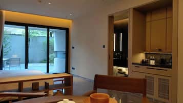 Superior Room | Premium bedding, minibar (free items), in-room safe, desk