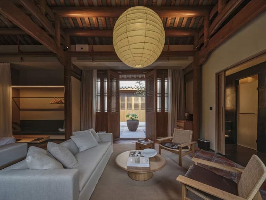 Habitación exclusiva | Ropa de cama de alta calidad y minibar con artículos gratuitos