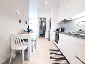 Private kitchen - LV Home: A LiVing experience! (Analipsi)