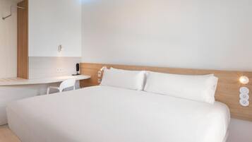 In-room safe, free WiFi