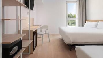 Triple Room | In-room safe, free WiFi