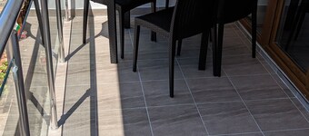 Cozy apartment front line by the promenade boardwalk and beach walking distance.