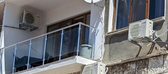 Cozy apartment front line by the promenade boardwalk and beach walking distance.