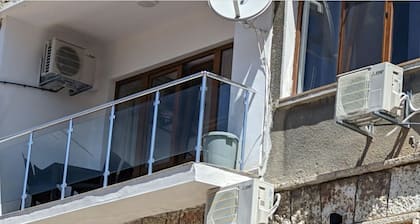 Cozy apartment front line by the promenade boardwalk and beach walking distance.