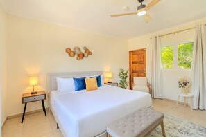 3 bedrooms, in-room safe, desk, iron/ironing board - Luxe Island Villa 5 mins to the Beach at Opal Breeze by Bocobay (Noord)
