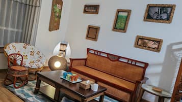 City Apartment | In-room dining