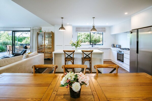 Interior - Number 3 | Close to town | Family Friendly (Wanaka)