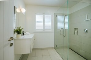 Hair dryer - Penshurst - four bedroom property (Wānaka)