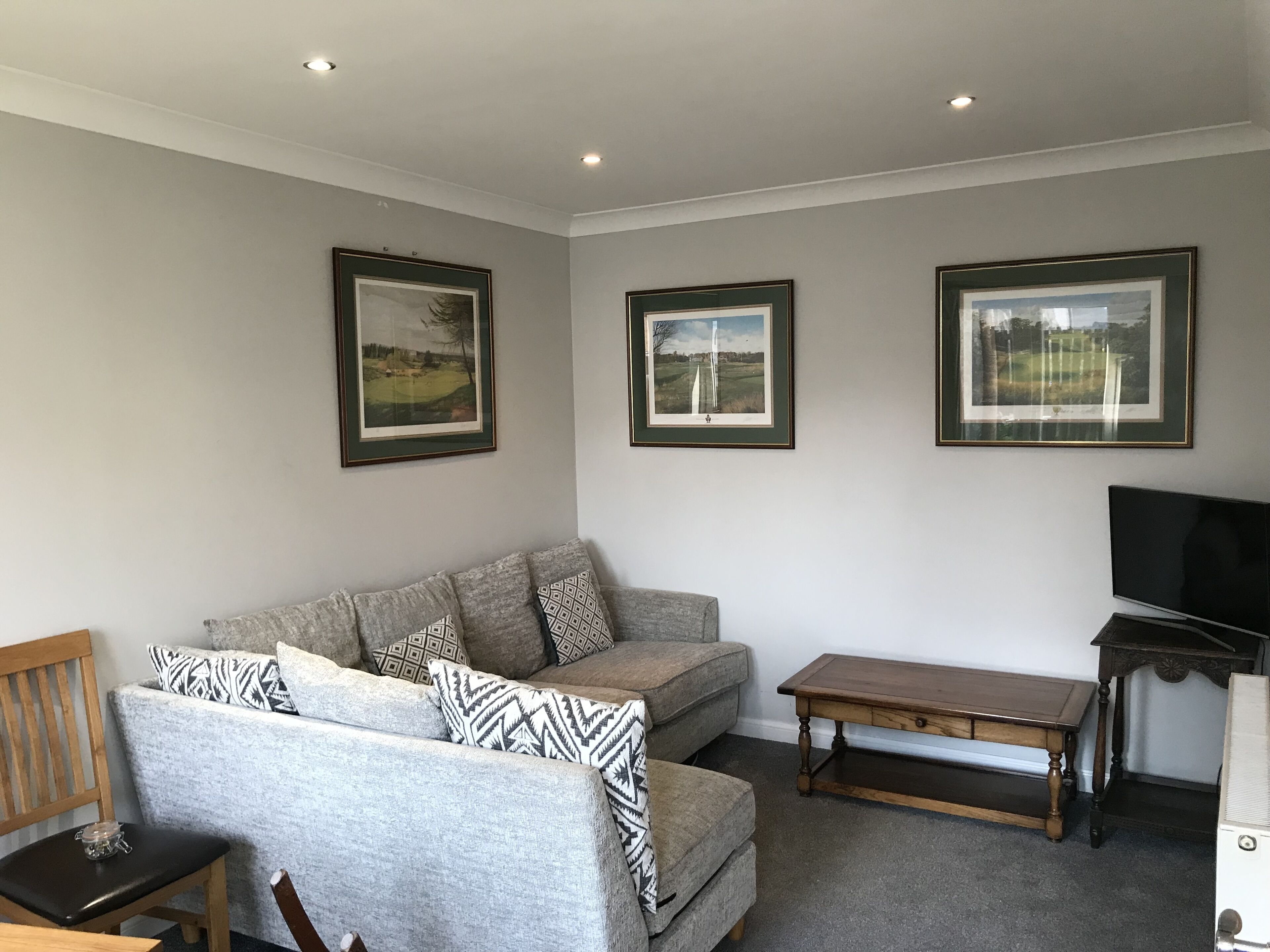 Cottage, 2 Bedrooms | Living area | 42-inch LCD TV with digital channels