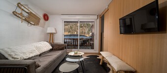 Apt 4/6 ppl near the ski runs