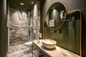 Double Room | Bathroom - Pagopoieion Suites (Heraklion)
