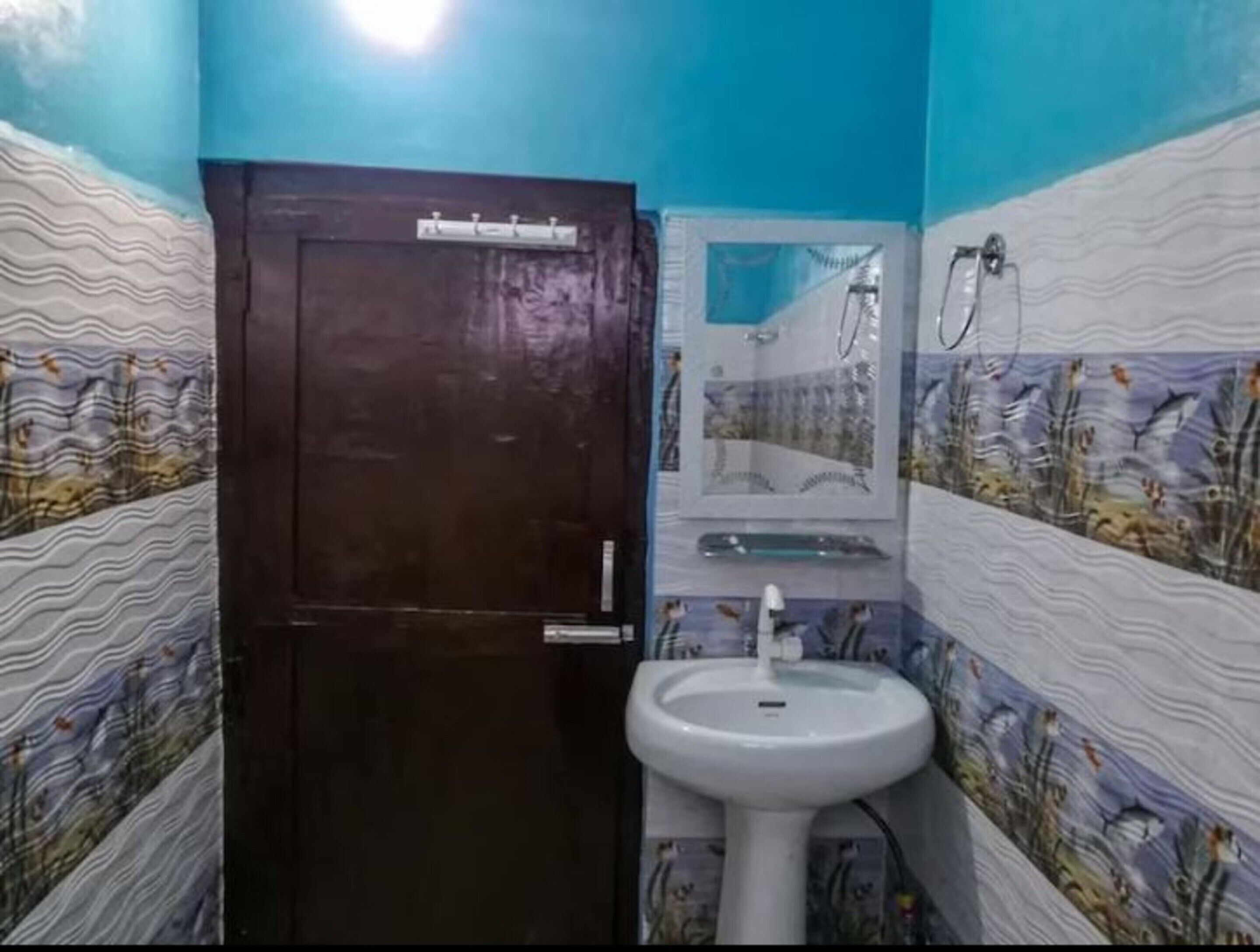 Standard Double Room | Bathroom