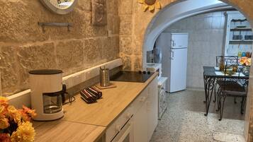 Traditional Apartment | Private kitchen | Full-sized fridge, microwave, oven, espresso maker