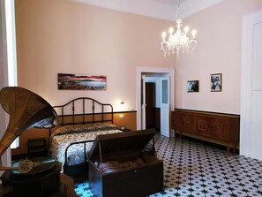 1 chambre, fer et planche à repasser, lit parapluie, Wi-Fi gratuit