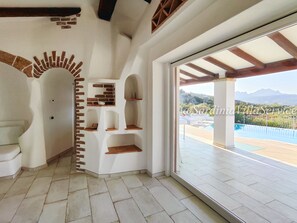 Outdoor pool - Villa Lilium (Sardegna)