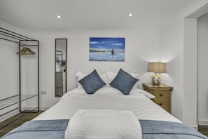 Apartment, Private Bathroom (A) | 1 bedroom, Egyptian cotton sheets, premium bedding - Upper Rock Brighton Apartments (Brighton)