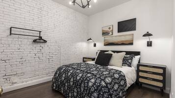 5 bedrooms, desk, iron/ironing board, travel crib
