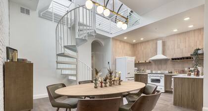 Bourbon Loft. 5 bed/2 bath by Hollyhock Suites