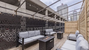 Property grounds - Penthouse Grand Executive Suite (Louisville)