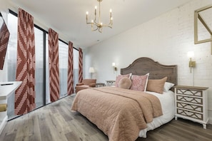 4 bedrooms, desk, iron/ironing board, travel crib