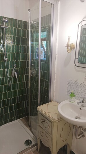 Shower, hair dryer, towels, soap - Spectacular 360-degree views of the sea and mountains. (caccamo)
