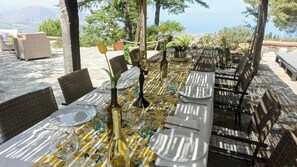 Outdoor dining - Spectacular 360-degree views of the sea and mountains. (caccamo)
