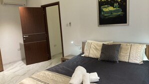 Classic Apartment | 3 bedrooms, premium bedding, down duvets, desk - Side SeaView 3Bedrooms Apartment Sliema  (Sliema)