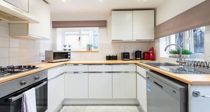 Cozy 3-Bedroom Home (WHS17)