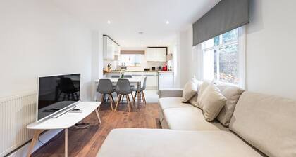 Cozy 3-Bedroom Home (WHS17)