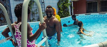Bonamoussadi Gardens Maisonn Avec Grande Piscine