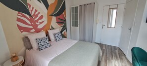 熨斗/熨衣板、WiFi、床单