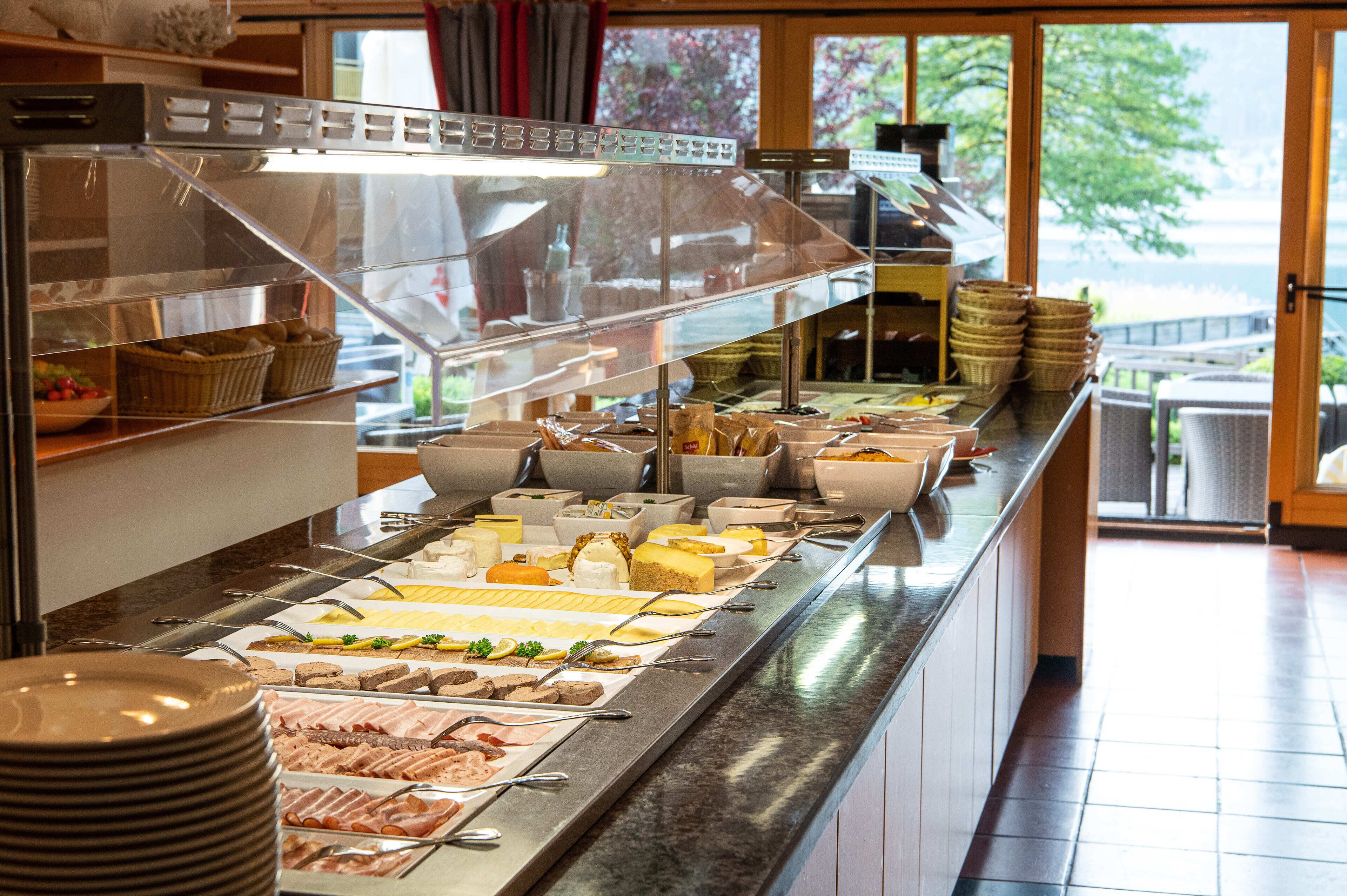 Desayuno buffet todos los días (con cargo) 