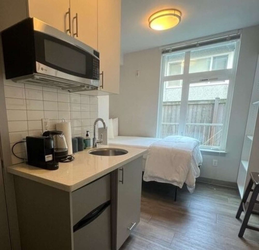 Salmonberry Studio in Wallingford 97 Walkscore! Seattle Vrbo