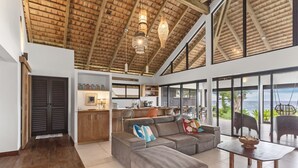 Unclassified image, 3 of 23, button - Seaside Haven: Expansive 3BR Villa in Moorea (Moorea)
