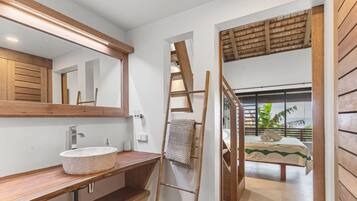 5 habitaciones, tabla de planchar con plancha, cuna de viaje y wifi