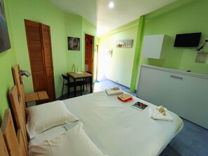 1 室のベッドルーム、WiFi (無料)