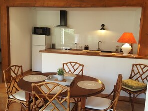 Dining - Entre Jardin et Cité- Maison vue Exceptionnelle (Carcassonne)