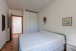 4 bedrooms, free WiFi, bed sheets - Villa Giorgisa Apartment 1 Pool Sea View (Ugento)