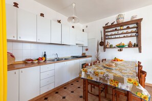 Dining - Villa Giorgisa Apartment 1 Pool Sea View (Ugento)