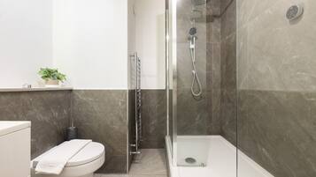 Appartamento | Bagno | Asciugacapelli, asciugamani, sapone, shampoo