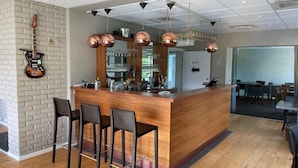 Bar (on property) - Brattrein Hotell - Unike Hoteller (Notodden)