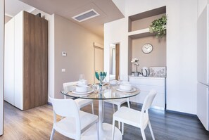 Dining - Easylife - Cozy apartment near Central Station (Milano)