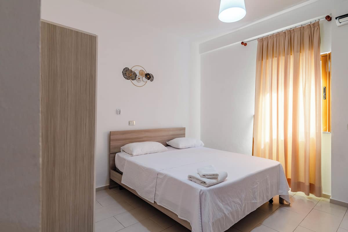 Double Room | 1 bedroom, desk, free WiFi