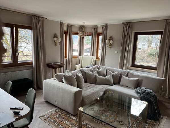 Smart TV, books - Ferienapartment Direkt am Wunderschönen Thiersee (Vorderthiersee)