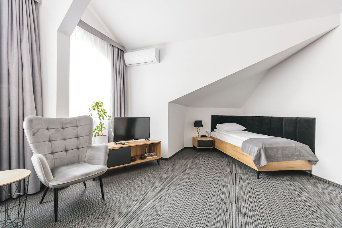 Classic Single Room